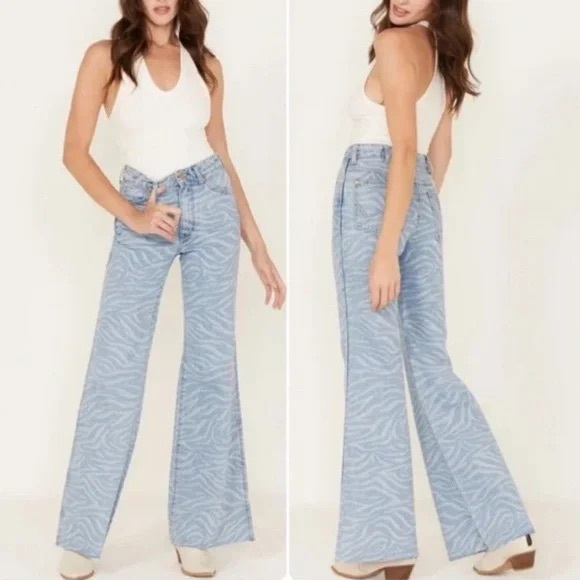 NWT Wrangler 622 Wanderer High Rise Flare Jeans Meow